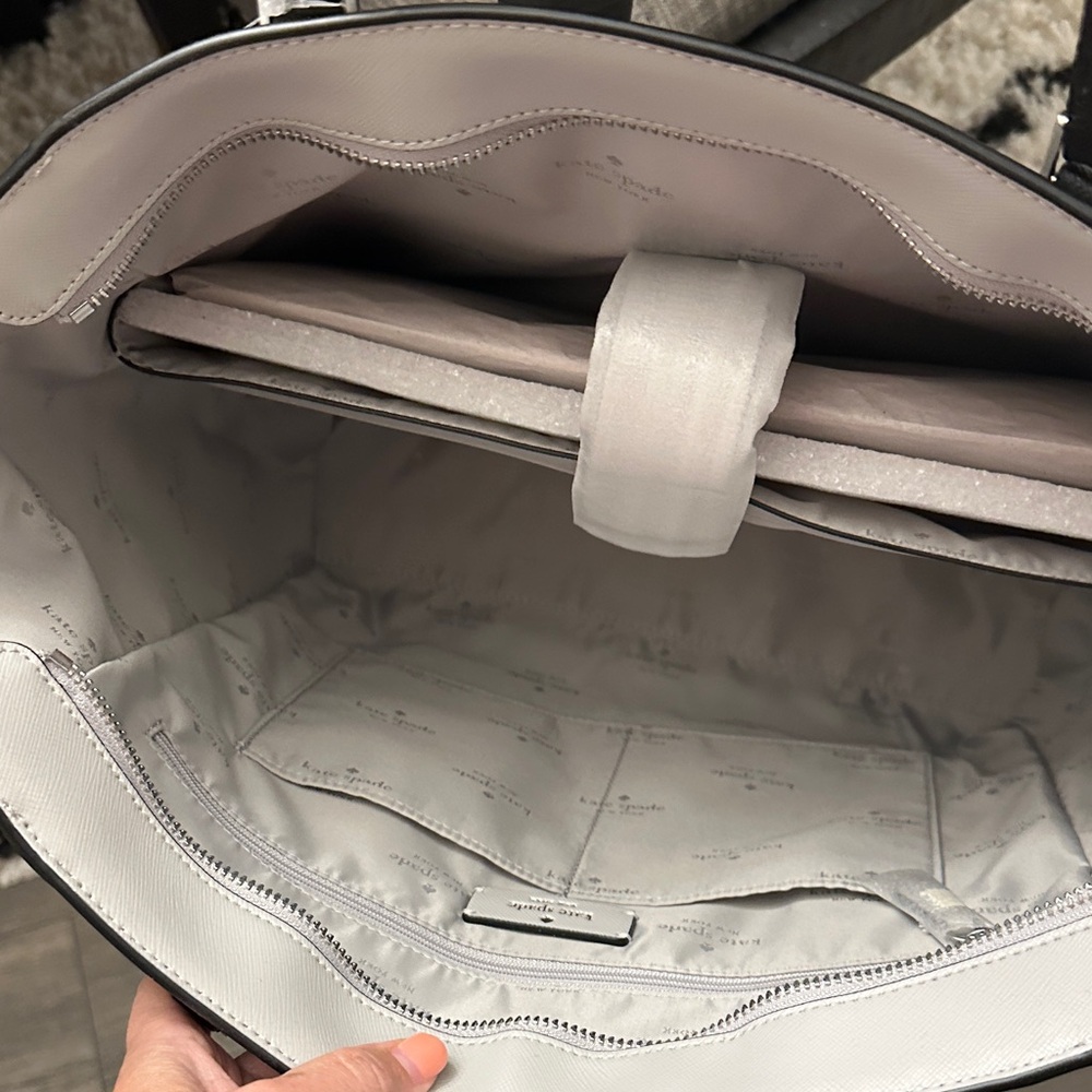NWT Kate Spade Elegant Gray and Cream Laptop Tote - Picture 4 of 8